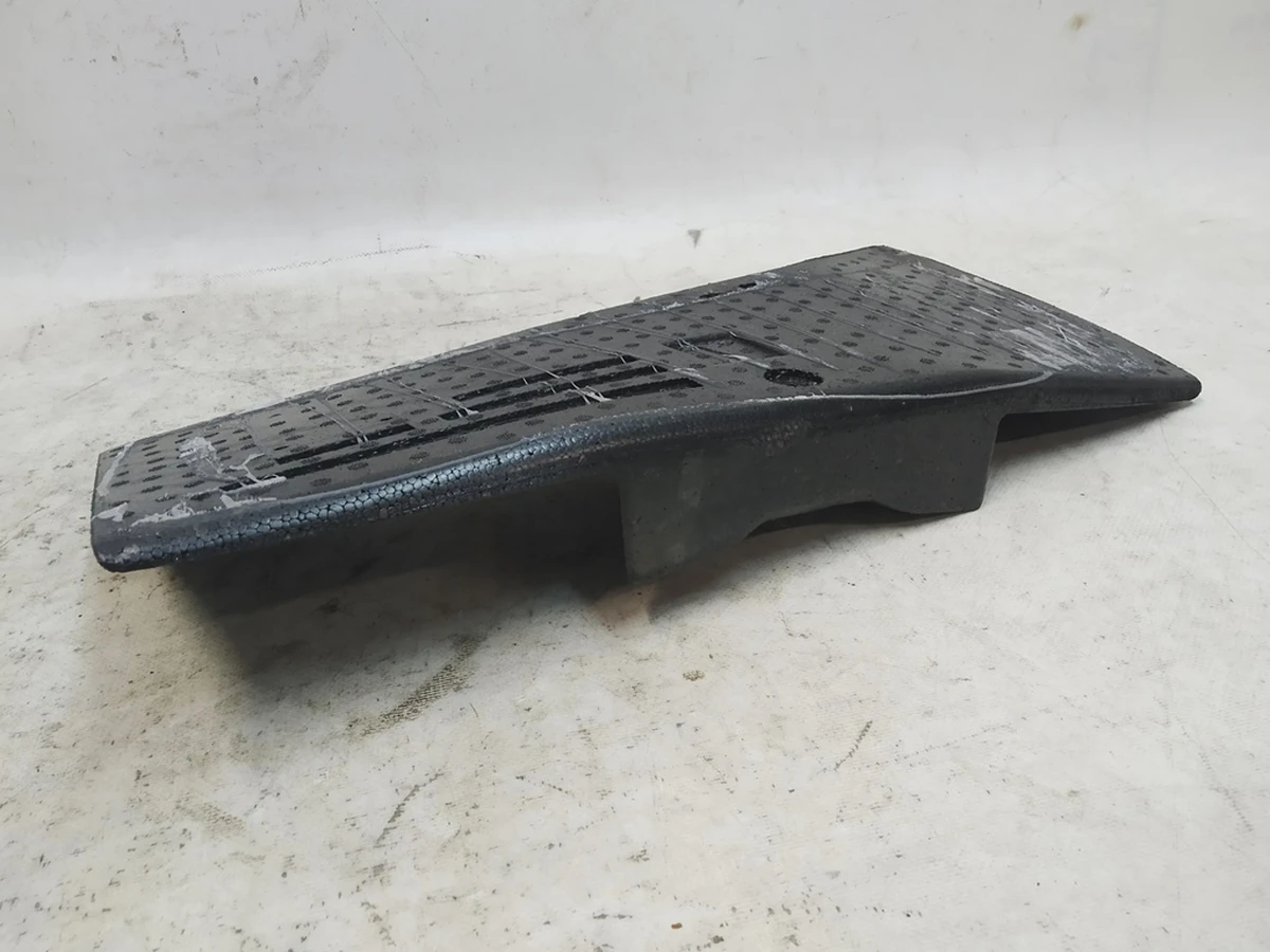 Наполнитель пенный стороны коврового покрытия багажника Tesla model Y 1492945-00-C