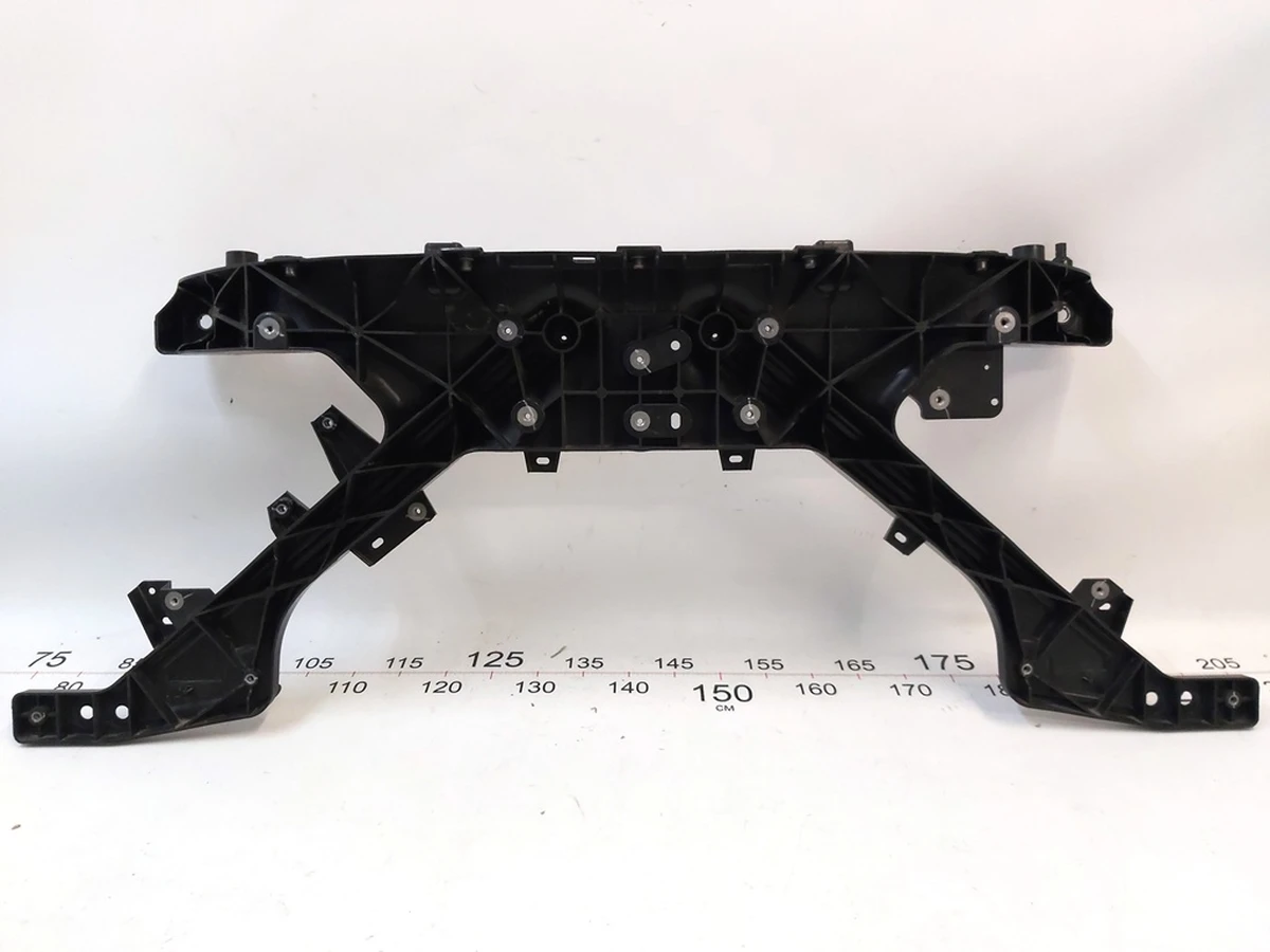 1 Панель радіаторів пластик Tesla Model Y 1495245-00-C