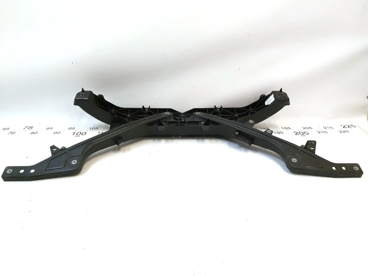 1 Панель радіаторів пластик Tesla Model Y 1495245-00-C