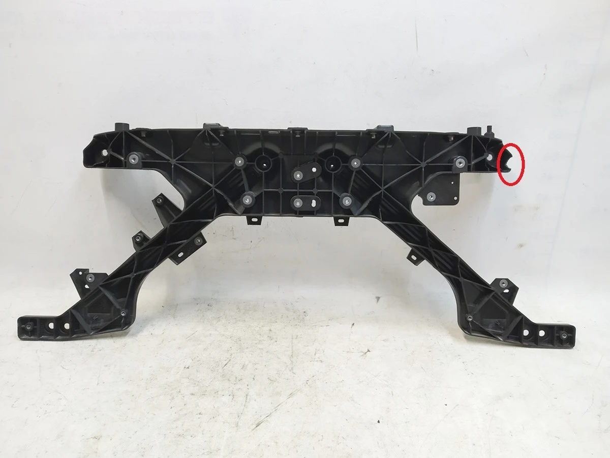 Панель радиаторов пластик (повреждение) Tesla model Y 1495245-00-C