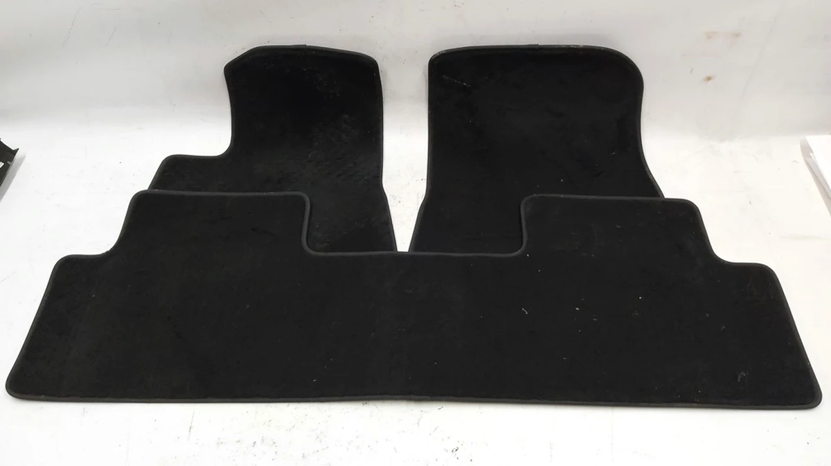 4 Комплект килимків салону 3 одиниці Tesla model 3 1516554-00-A