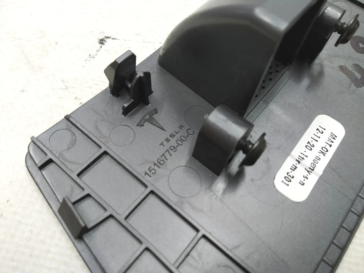 21 Крышка корпуса кронштейна крепления дисплея Tesla Model 3, Model Y 1516779-00-C