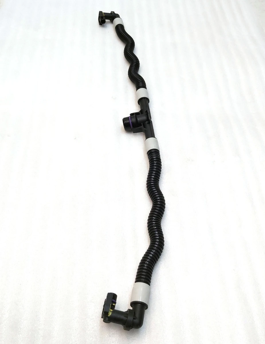 Патрубок системи охолодження основної батареї Tesla model 3, model Y 1521567-00-A