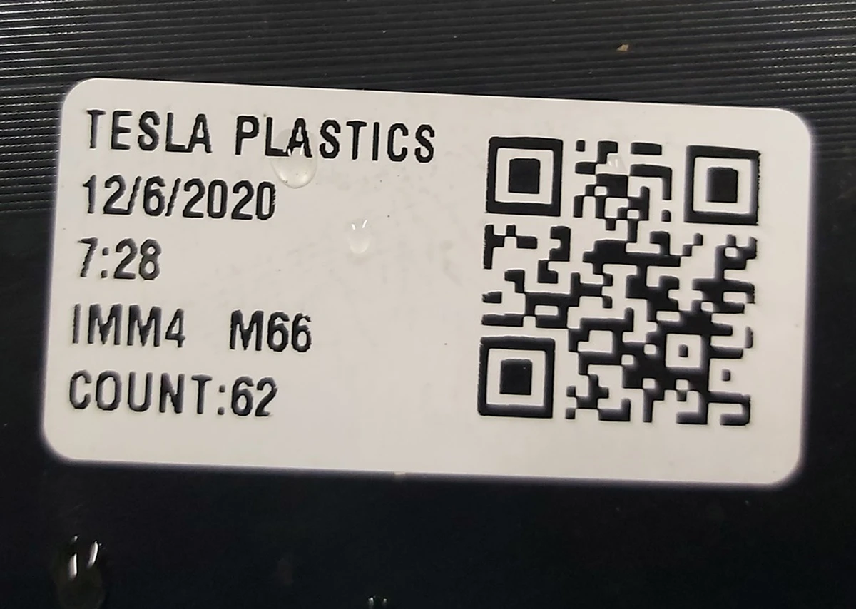 8 Бокс подкапотный (ванна) REST (2021) Tesla Model 3 1526738-00-B