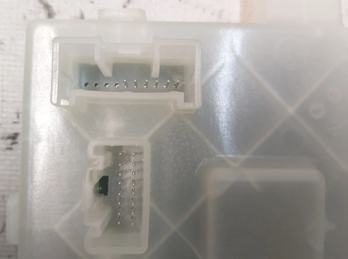 4 Електронний блок керування порту зарядки GEN 4 некондиція Tesla model 3, model Y 1537264-00-B