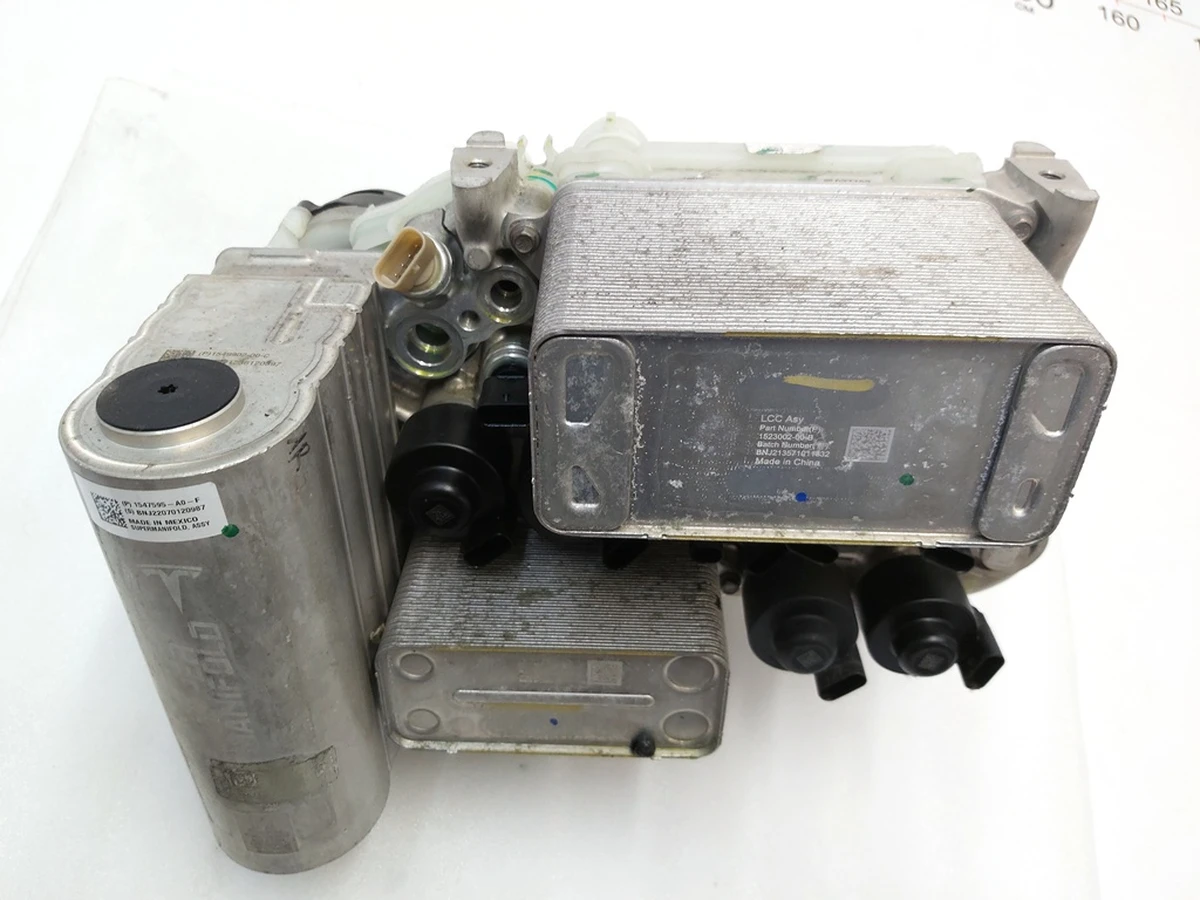 1 Тепловий насос у зборі без шлангів Tesla Model 3, Model Y 1547595-A0-F