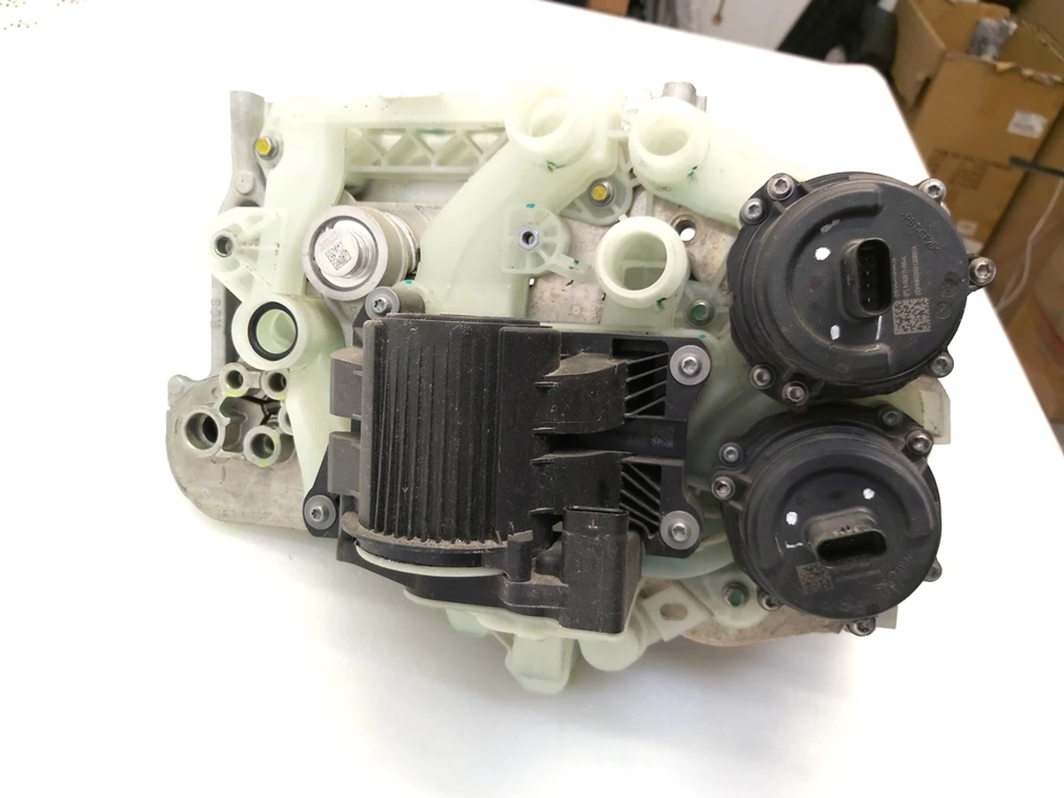 1 Тепловий насос у зборі без шлангів Tesla Model 3, Model Y 1547595-A0-F