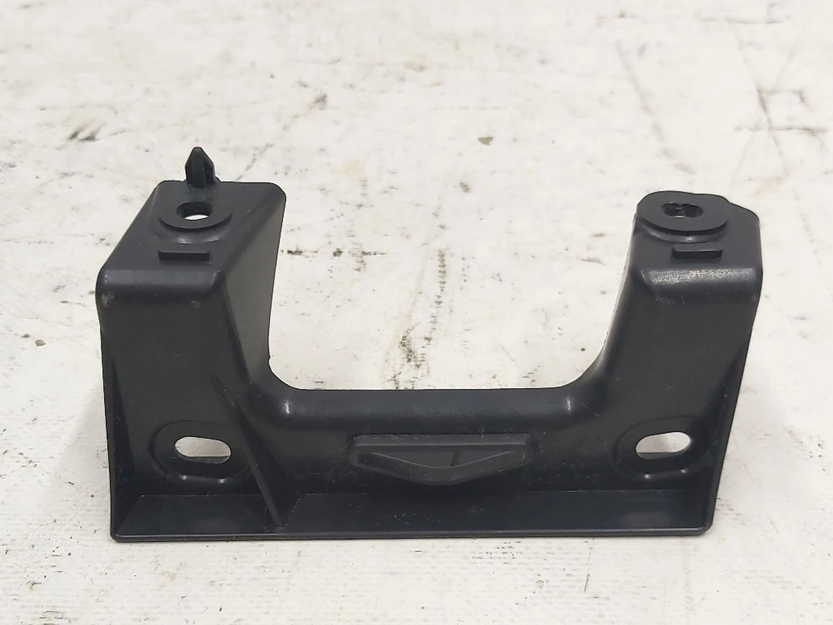 5 Кронштейн крепления рамы второго ряда сидений Tesla model 3 1549187-00-A