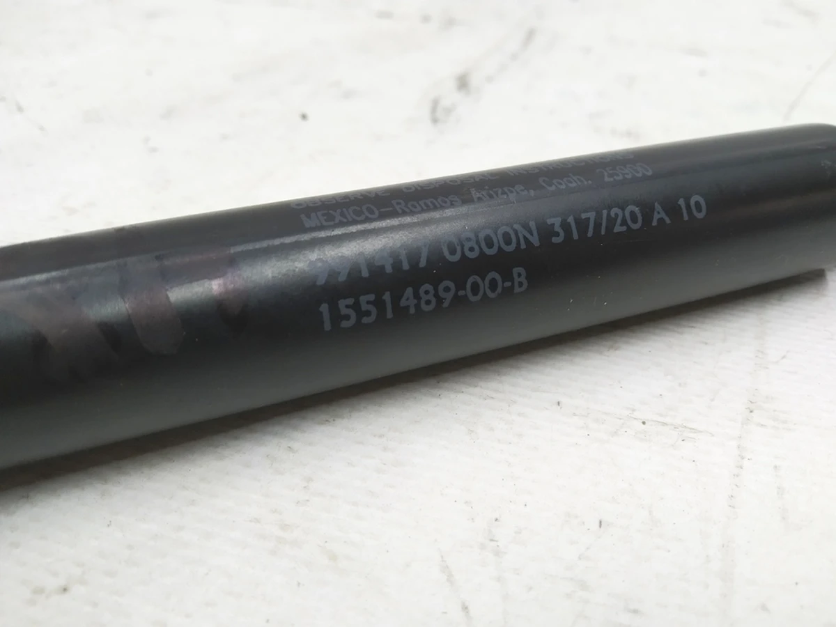 5 Амортизатор (упор газовий) кришки багажника правий Tesla Model 3 1551489-00-B