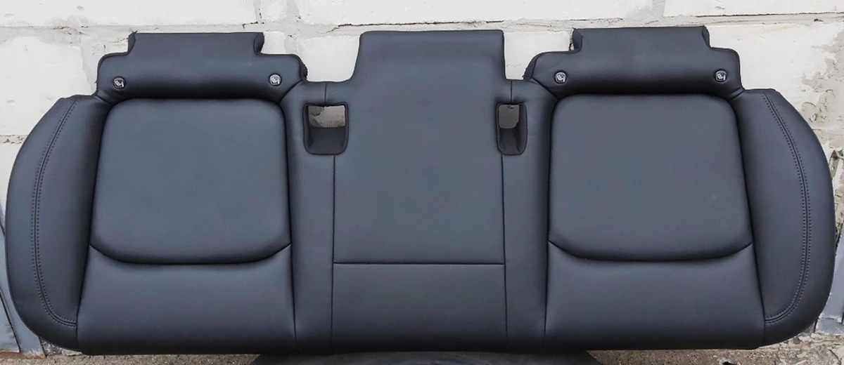 3 Диван другого ряду сидінь PUR BLK з підігрівом, без датчиків присутності Tesla Model Y 3907893-01-A