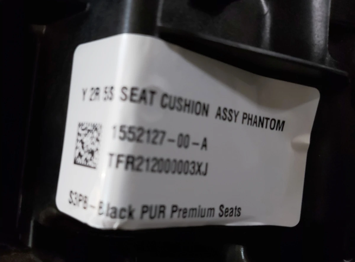 3 Диван другого ряду сидінь PUR BLK з підігрівом, без датчиків присутності Tesla Model Y 3907893-01-A