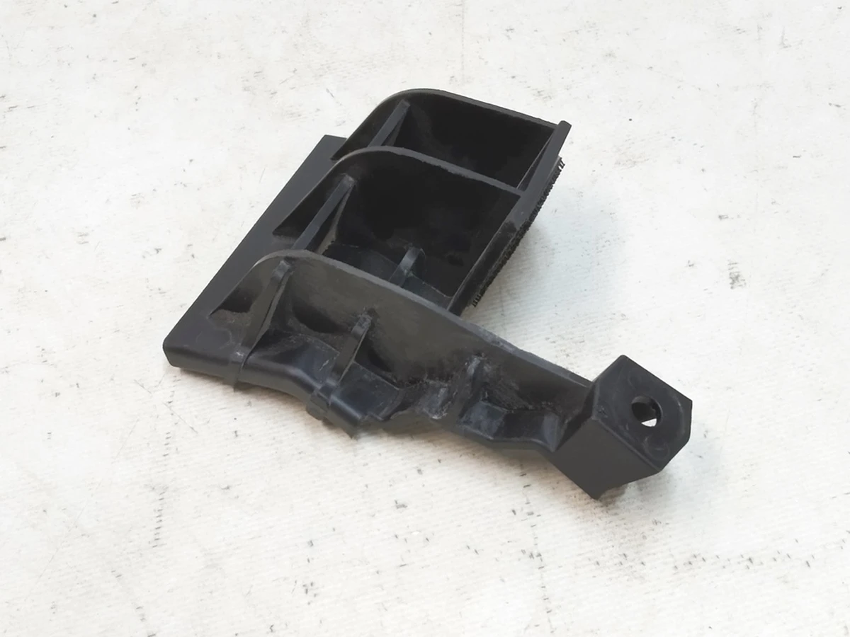 12 Кронштейн накладки порога лівий Tesla Model Y 1555376-00-C