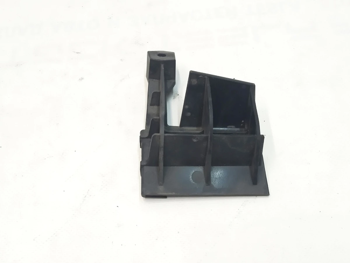 13 Кронштейн накладки порога правий Tesla Model Y 1555377-00-C