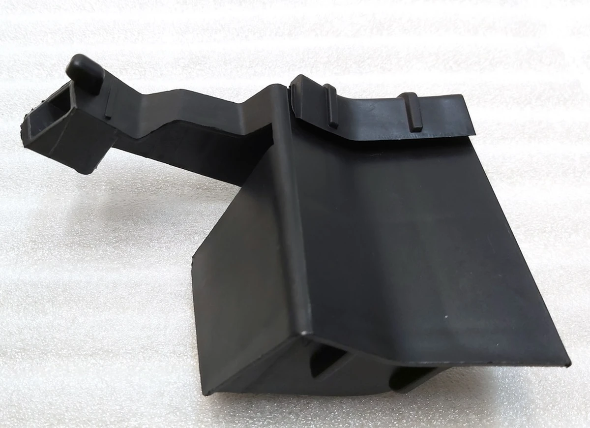 13 Rocket bracket - Right hand Tesla Model Y 1555377-00-C