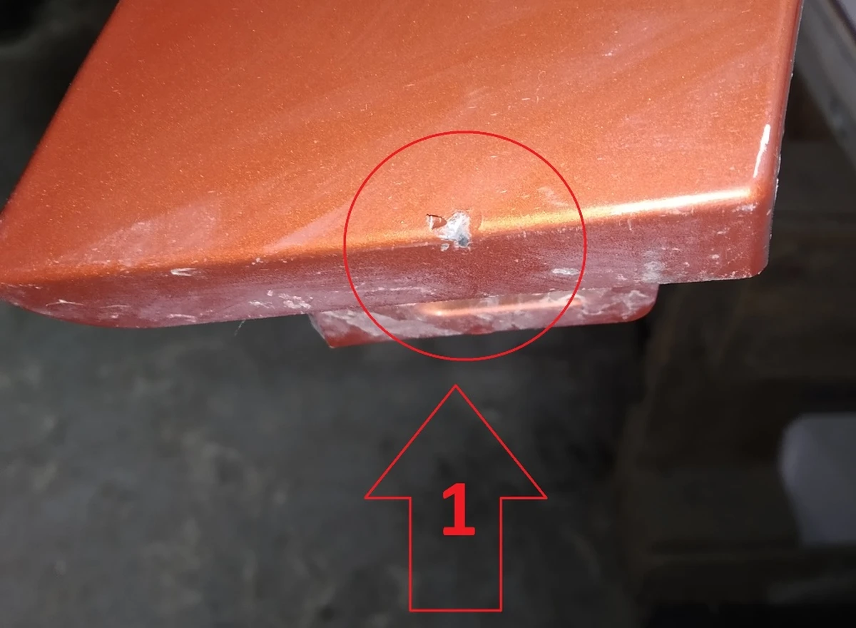 Крило заднє ліве (пластик) B78 (Solar Orange Metallic) (з пошкодженням) в зборі BMW i3 51137375163