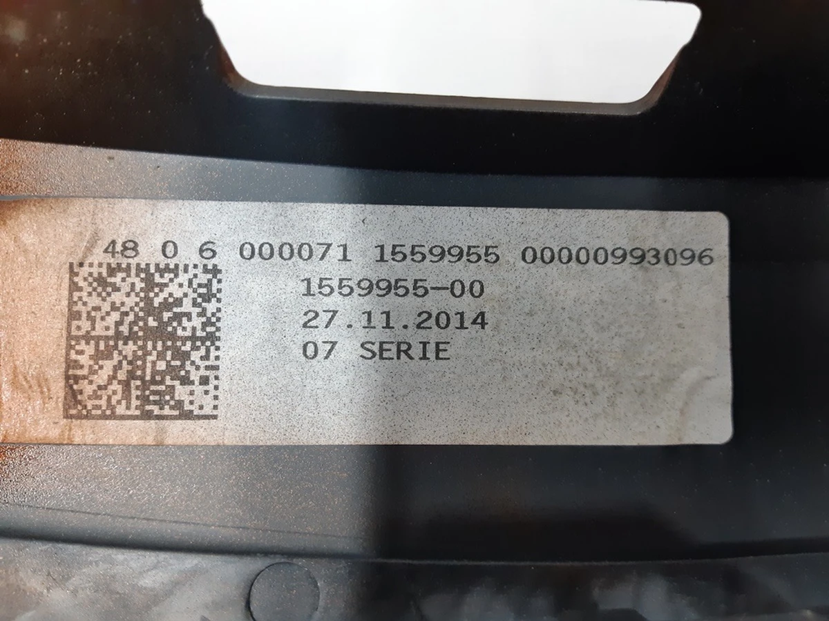 Облицювання стійки A зовнішня права B78 (Solar Orange Metallic) BMW i3 51447369626