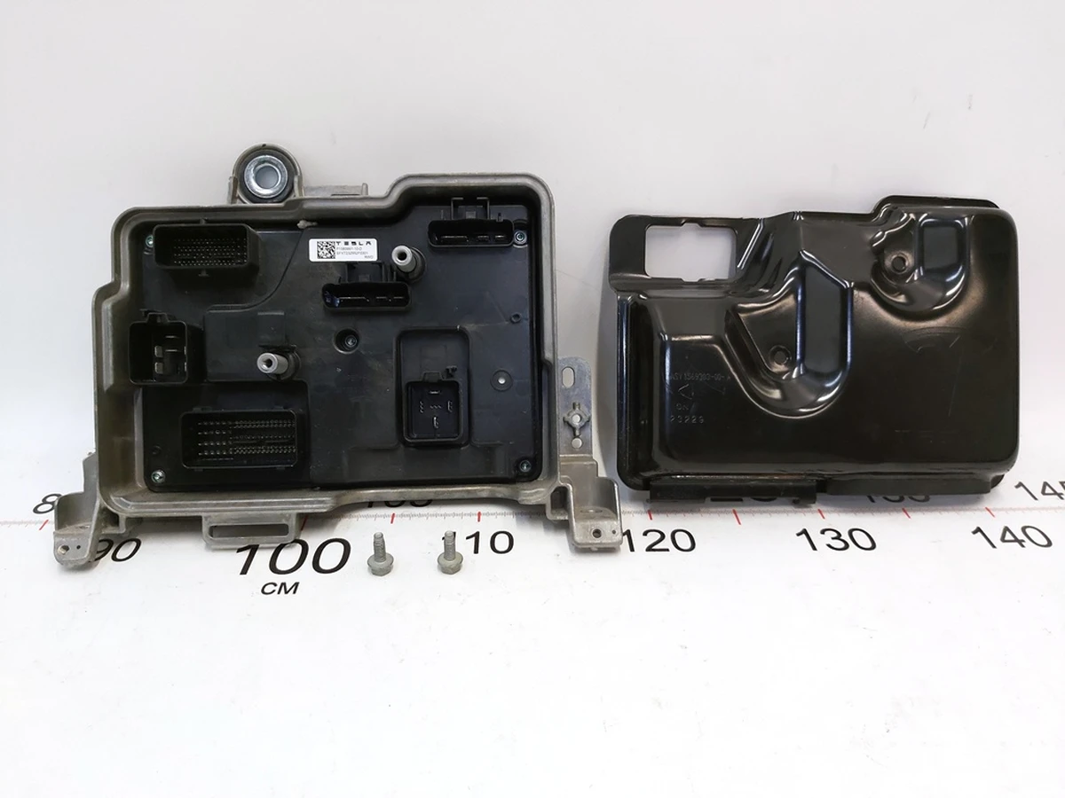 1 ASSEMBLY - FRONT VEHICLE CONTROLLER GENERATION 3.1 complete with Radiator, Cover, and Bolts for Tesla Model 3, Model Y 1583991-10-D