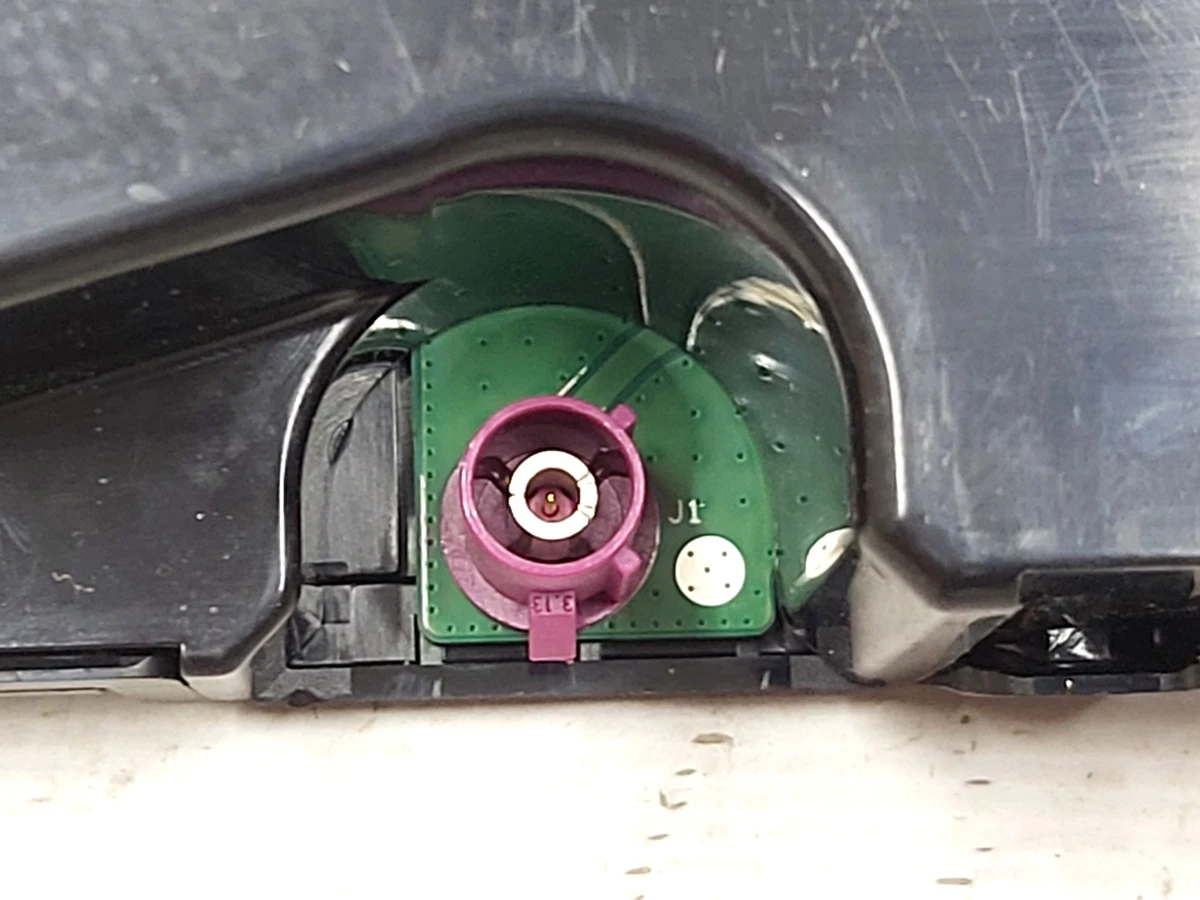 1 Antenna - WIFIBT – Internal Tesla Model 3, Model Y 1585601-00-E