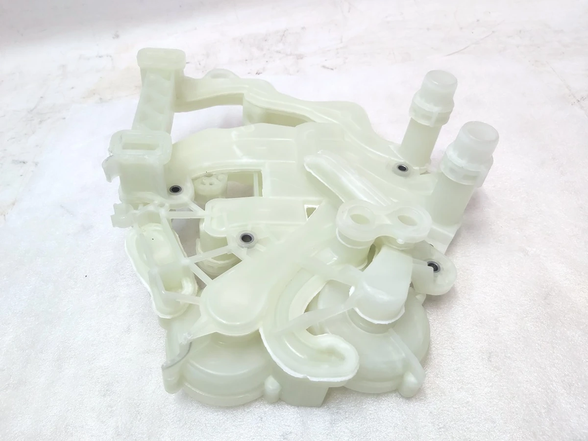 1 Бачок (магистраль) теплового насоса Tesla Model 3, Model 3 Jan 2024, Model Y 1547595-00-E