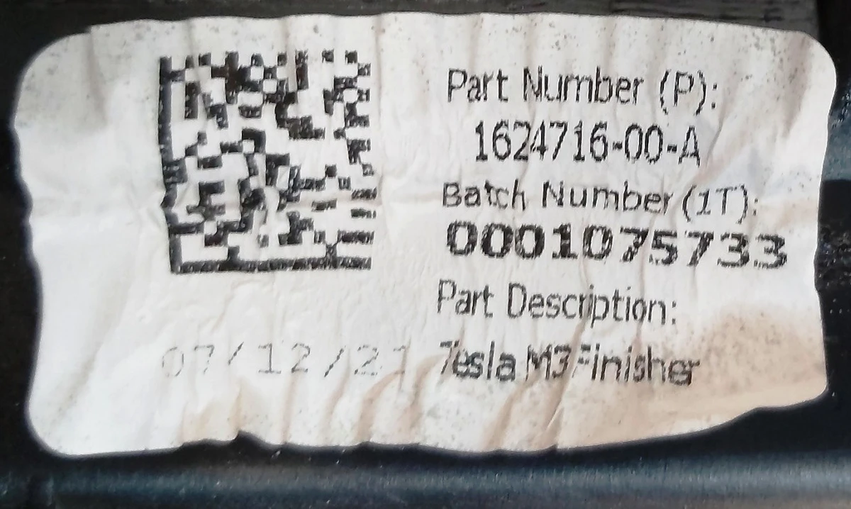 Кронштейн ґрат обдува лобового скла Tesla Model 3, Model Y 1100574-00-H