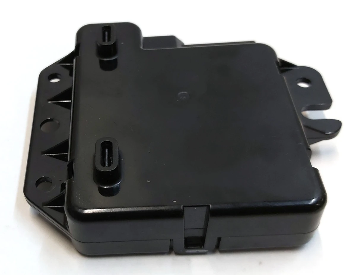 12 USB HUB центральної консолі передній Tesla model Y 1656787-30-A