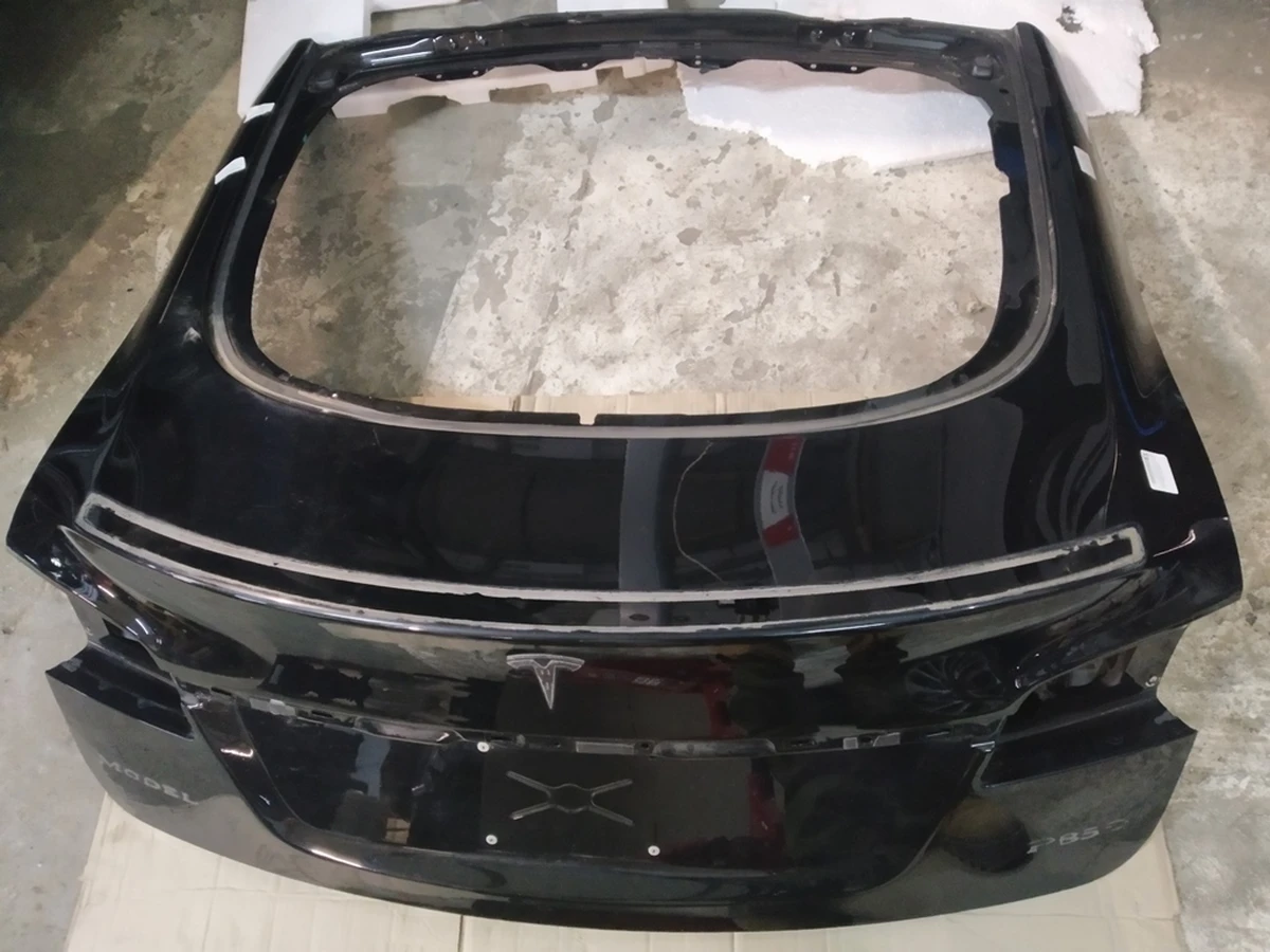 7 Крышка багажника (ляда) металл PBSB с повреждением Tesla model S, model S REST 1023722-E0-A
