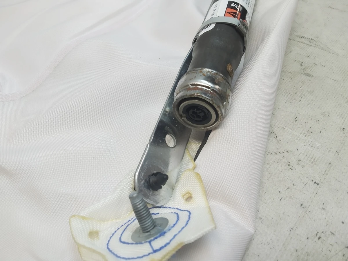 1 Подушка безпеки бокова ліва (шторка) (під відновлення) Tesla model Y 1675065-00-B