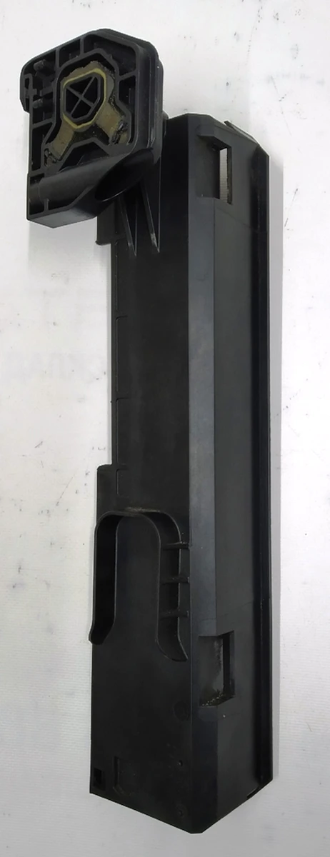 Кронштейн правий радіатора системи охолодження в зборі з утримувачем BMW i3 17117616026