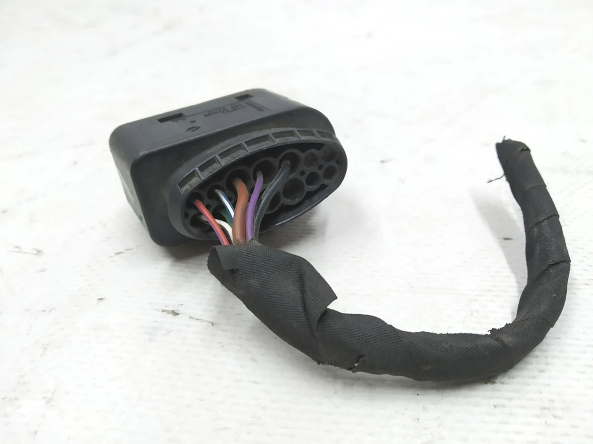 Роз'єм фари електропроводки передньої основної x262/9pin Tesla model S REST amp-1719105-1