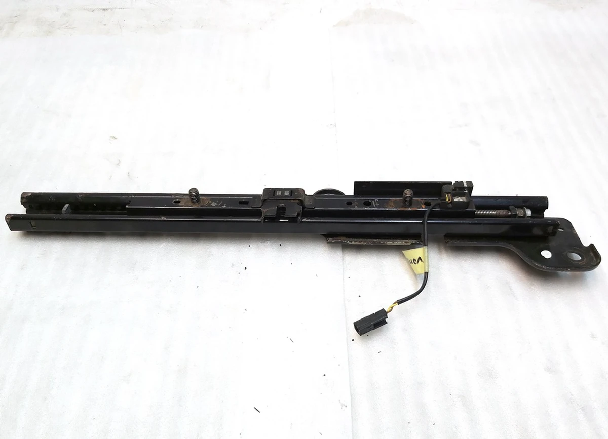 18 Салазка сиденья 2-го ряда одинарного правого левая Tesla model X, model X Mar 2021 1077109-00-A