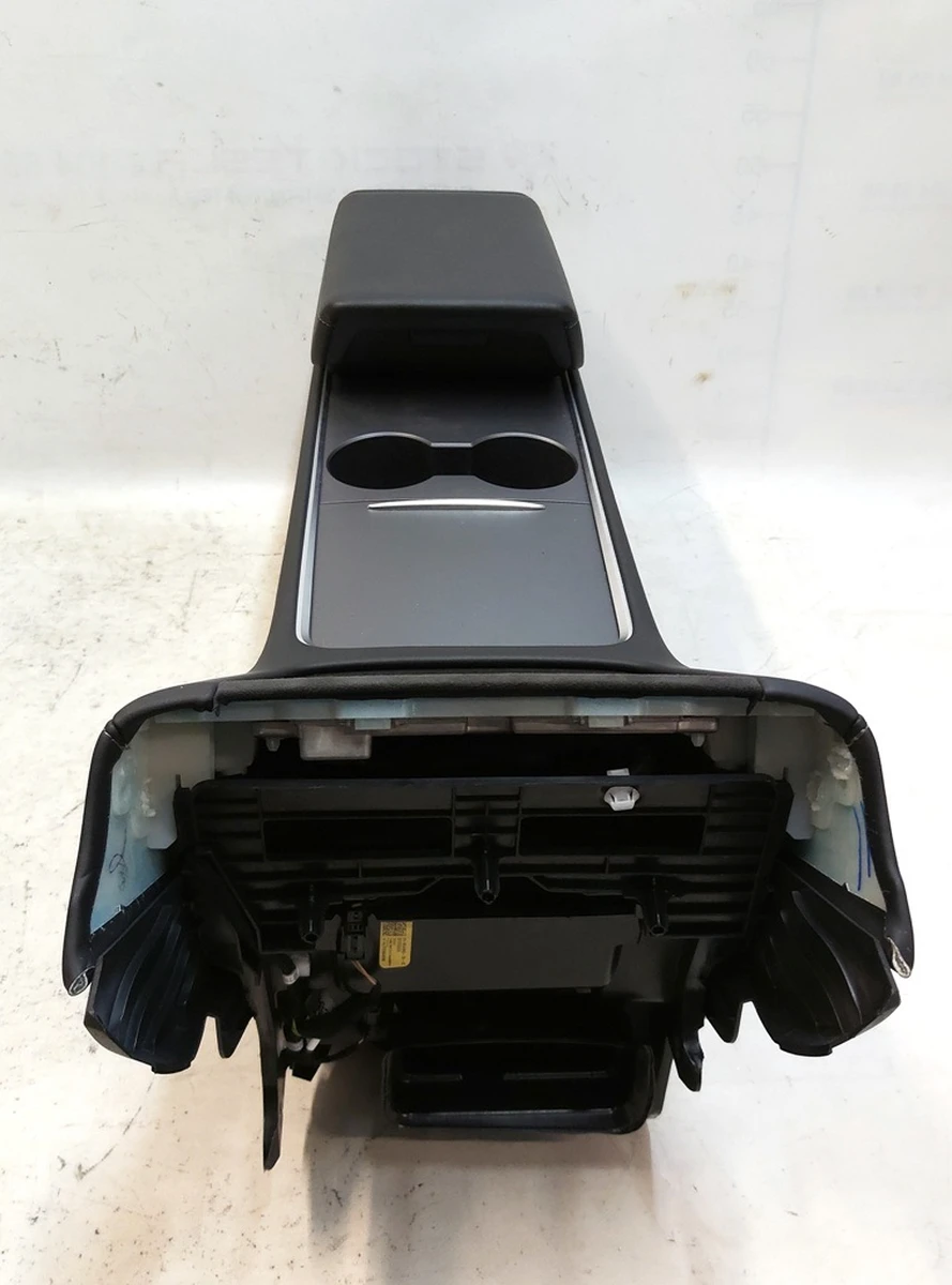 1 Центральная консоль в сборе подлокотник Black подстаканник Plastic Black,USB,HUB CHARGER Tesla model 3, model Y 1755501-00-A
