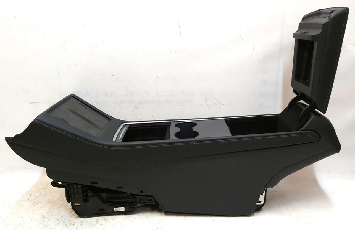 1 Центральна консоль в зборі підлокітник Black підсклянник Plastic Black Tesla model 3 1087900-00-E