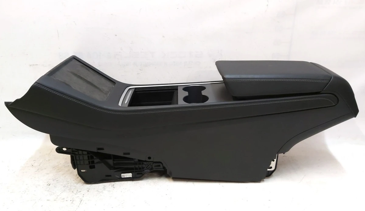 Центральна консоль в зборі підлокітник Black підсклянник Plastic Black Tesla model 3 1087900-00-E