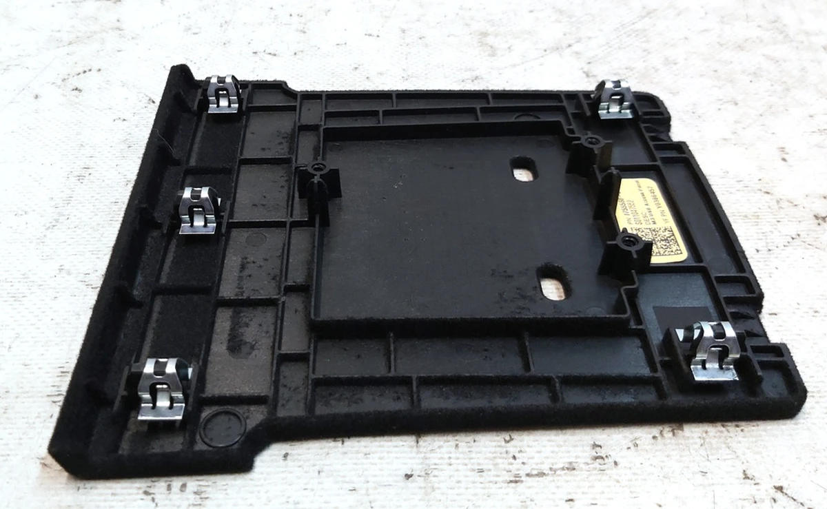 2 Панель облицювання внутрішня USB центральної консоліTesla model Y 1755560-00-A