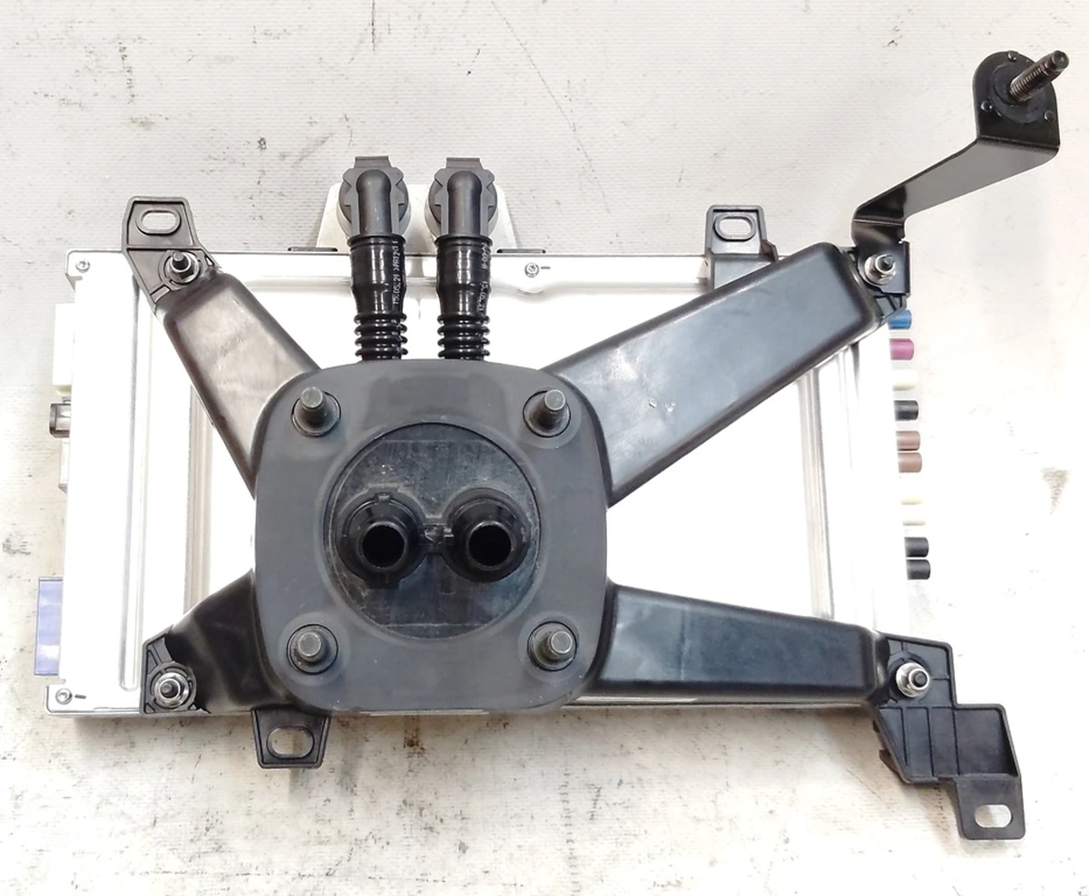 1 Комп'ютер автомобіля PROVISIONED REV04 INTEL АП не диагностирован Tesla model Y 1775000-S0-L