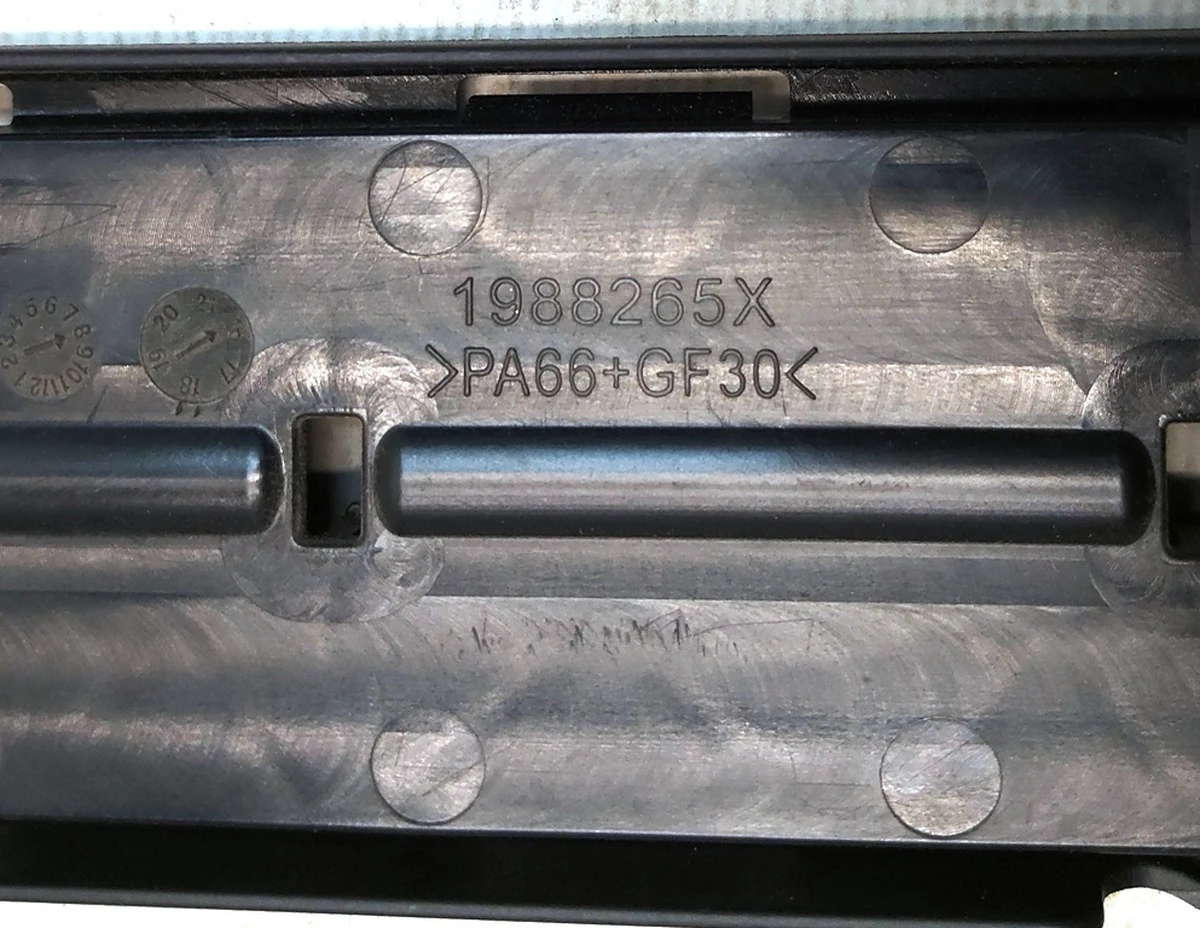 3 Кронштейн електроприводу салазок сидіння водія Tesla model S REST, model X 1097786-00-A