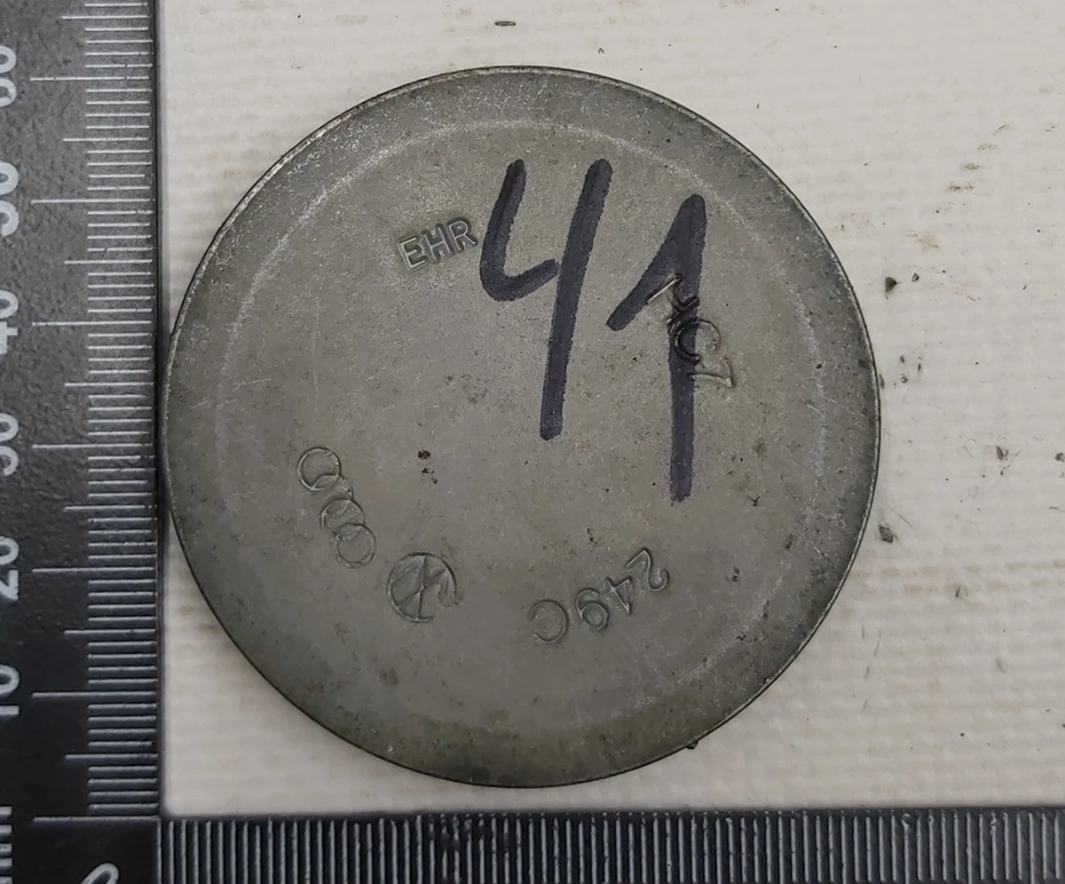 Колпачок ступицы задней Volkswagen E-GOLFМ 1J0501249C