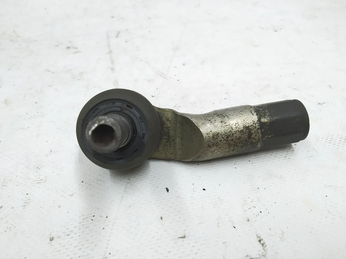 Наконечник поперечної рульової тяги лівий Volkswagen E-GOLF 1K0423811J