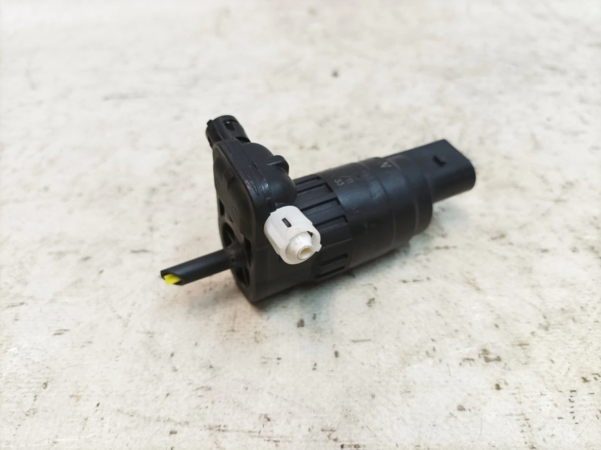 Porsche Taycan Windscreen Washer Pump 95562817201