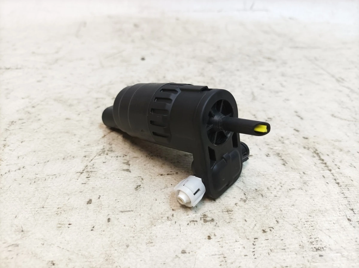 Porsche Taycan Windscreen Washer Pump 95562817201