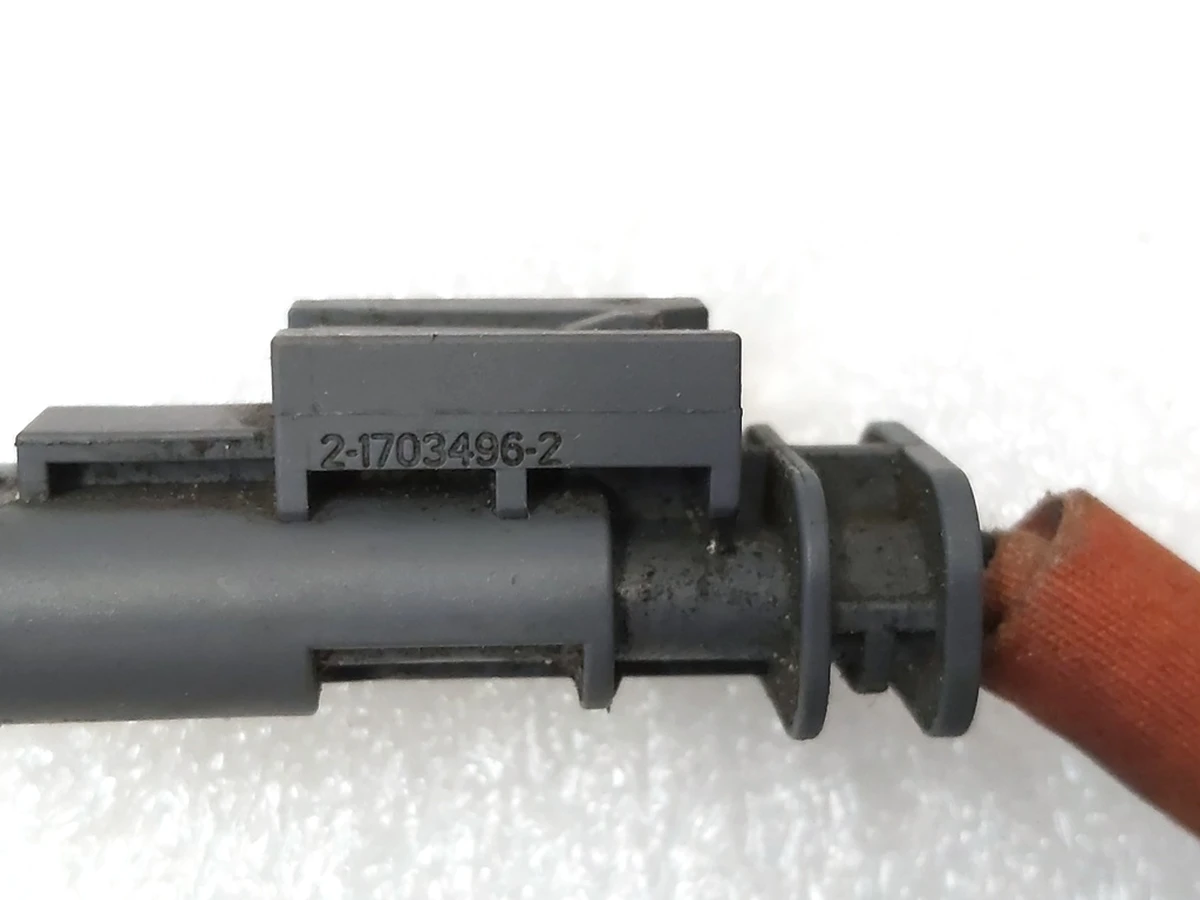 Роз'єм (фішка) електропроводки рульової рейки Tesla Model 3 1044831