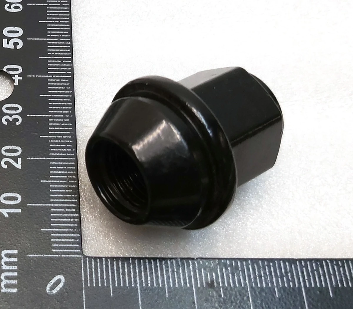 7 LUG NUT - M14x1.50 - BLACK 21mm Tesla all models 2007065