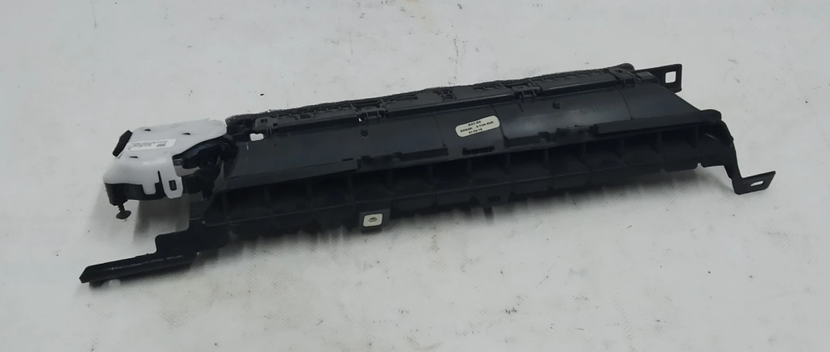 2 Воздуховод центральной панели пассажирский в сборе Tesla model 3 1083325-00-F