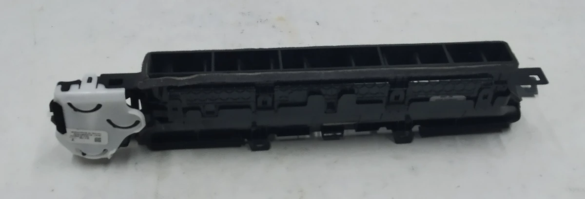 2 Воздуховод центральной панели пассажирский в сборе Tesla model 3 1083325-00-F