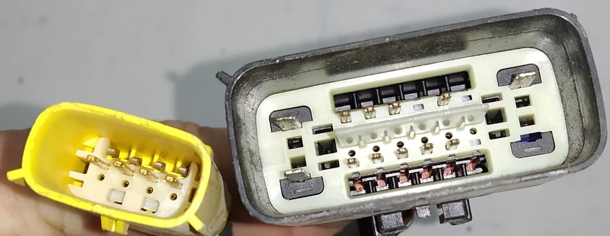 10 Wiring main single right seat 2nd row Tesla model X 2086084-00-B