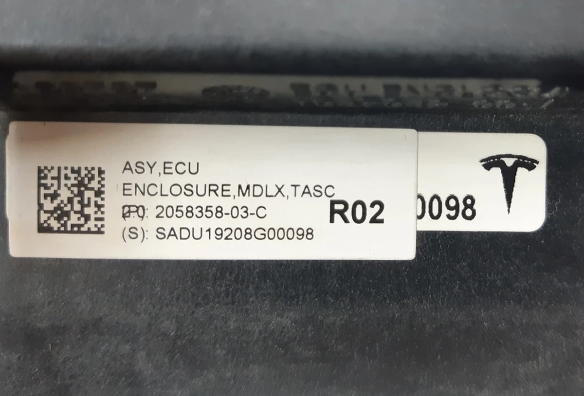 14 Блок управління пневмосистемою REV02 Tesla model X 2135152-81-C