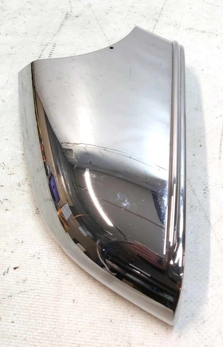 3 Накладка дзеркала зовнішнього правого нижня хром із пошкодженням Tesla model S, model S REST 1041318-00