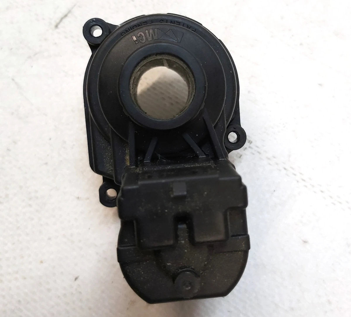 2 Механизм регулировки положения зеркала наружного правого Tesla model Y 1495588-00-C