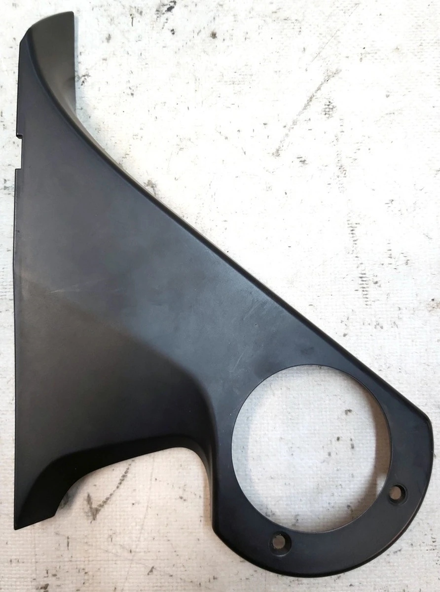 Накладка кронштейна зеркала наружного правого верхняя BLACK Tesla model Y 2229.3022