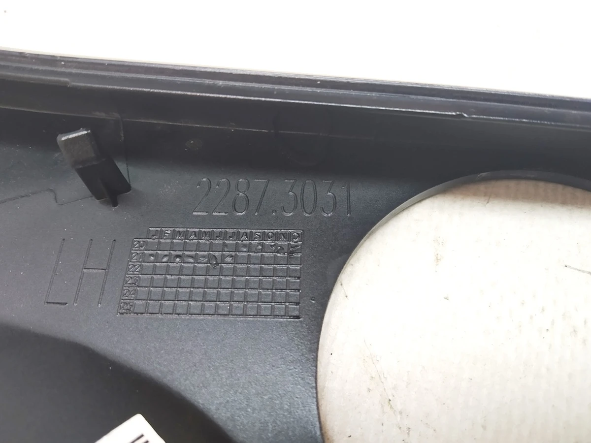 1 Cover of a mirror bracket outside left upper 2287.3031 BLACK Tesla Model 3 1110777-00, 1592031-00